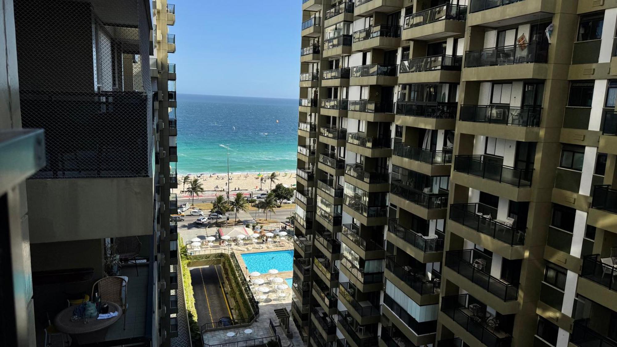 Em Frente A Da Barra, Posto 6 * Rio de Janeiro