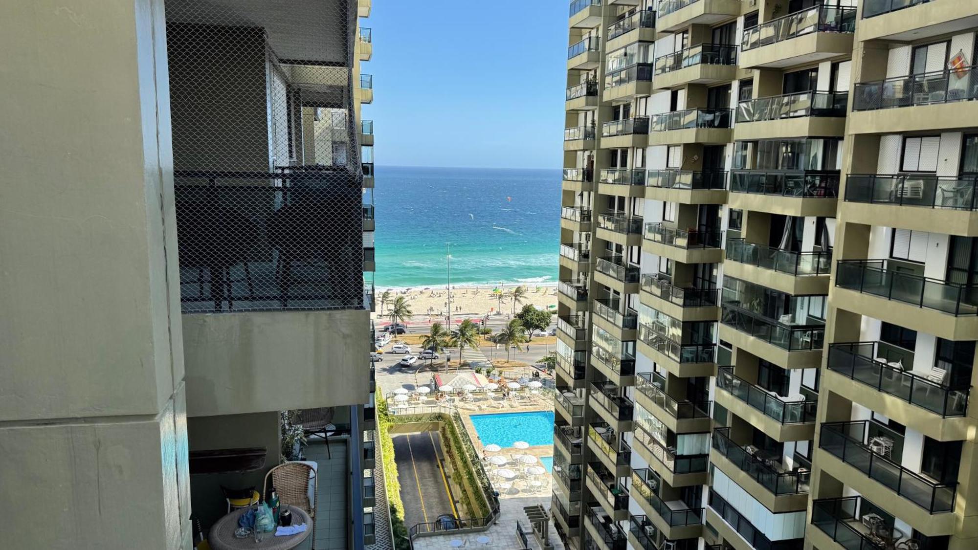 Em Frente A Da Barra, Posto 6